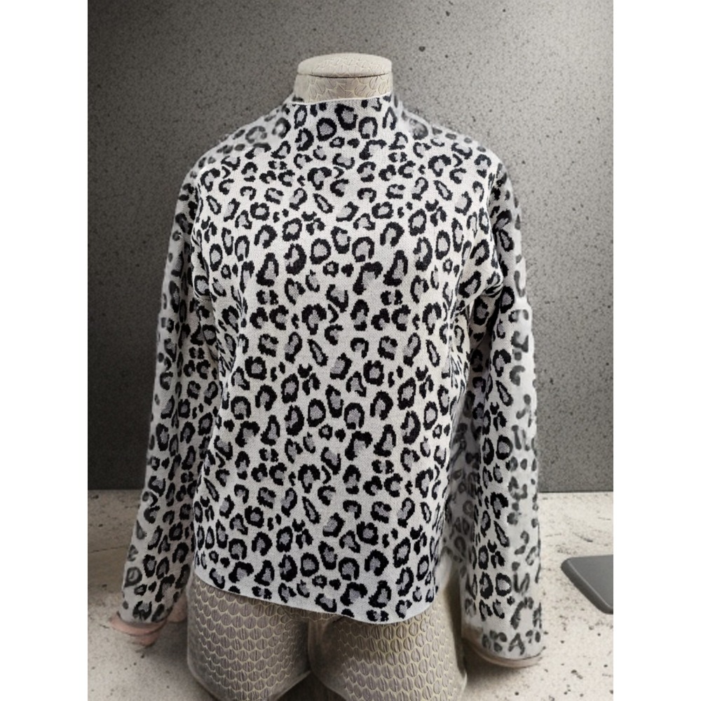 CYNTHIA ROWLEY XS Cheetah Print Mockneck Long Sleeve Sweater Pullover